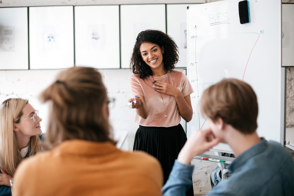 Public speaking per studenti: tecniche per superare la paura